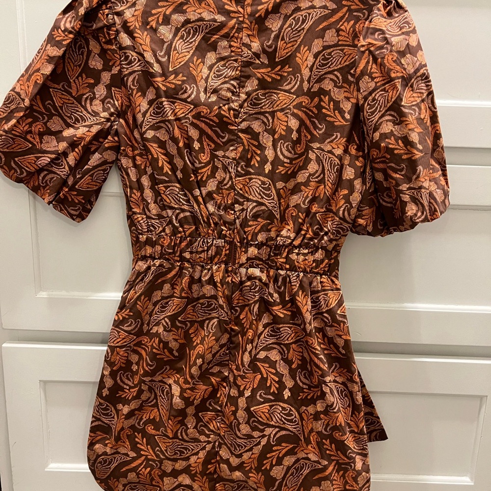 Chic Brown Patterned Mini Dress - Picture 2 of 4